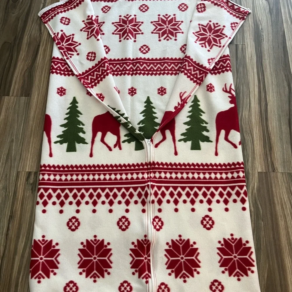 Christmas Holiday Reindeer Snowflakes Fleece Cuddle Wrap Blanket With zippers